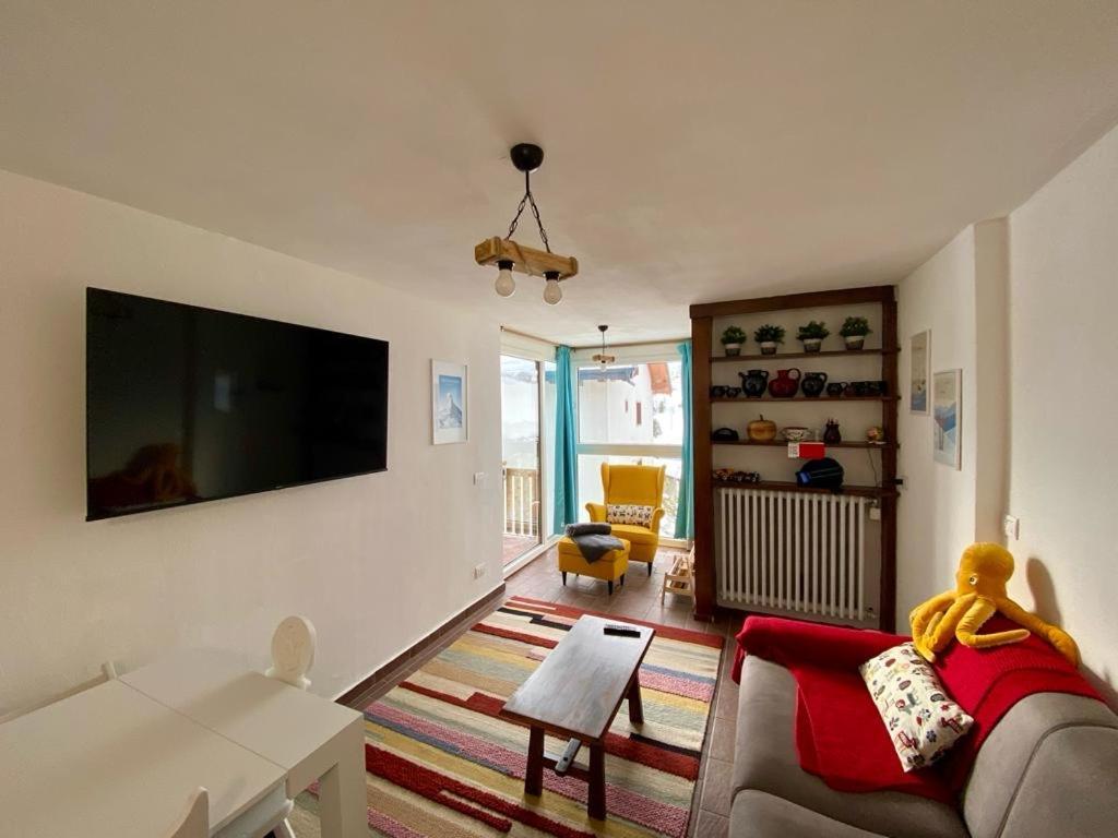 Cozy Apartment Near The Slopes Breuil-Cervinia Exterior photo